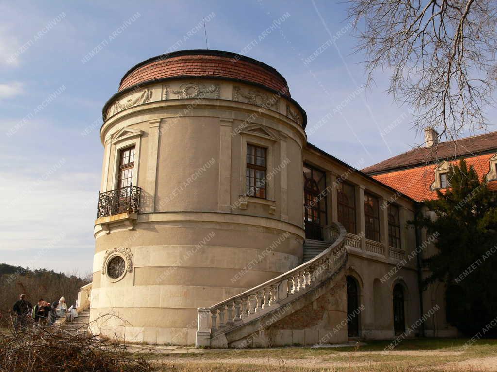 Iszkaszentgyörgy - Amedé-Bajzáth-Pappenheim kastély