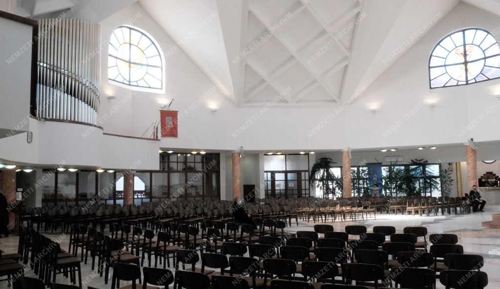 Egyház - Budapest-Kelenföld Szent Gellért Plébánia épületegyüttes