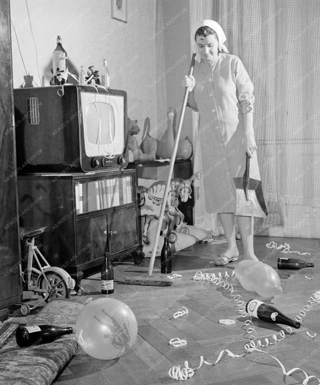 Ünnep - Takarítás a szilveszteri mulatság után