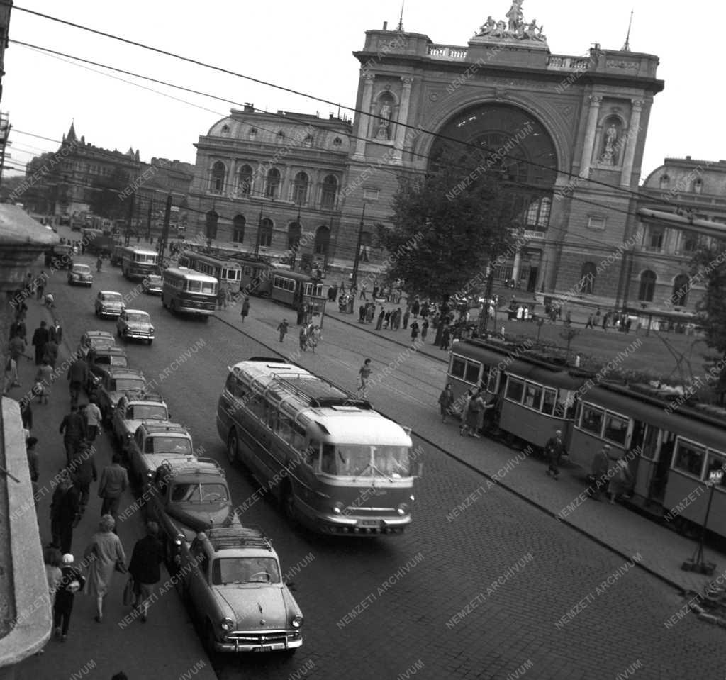 Városkép - Budapest - Baross tér
