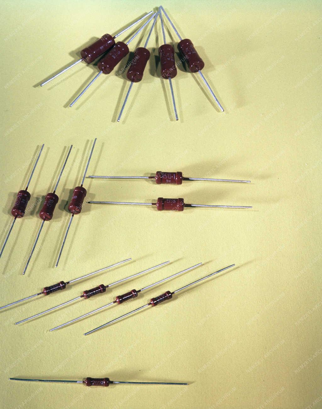 Ipar -  ELEKTROMODUL Magyar Elektronikai Alkatrészkereskedelmi Vállalat