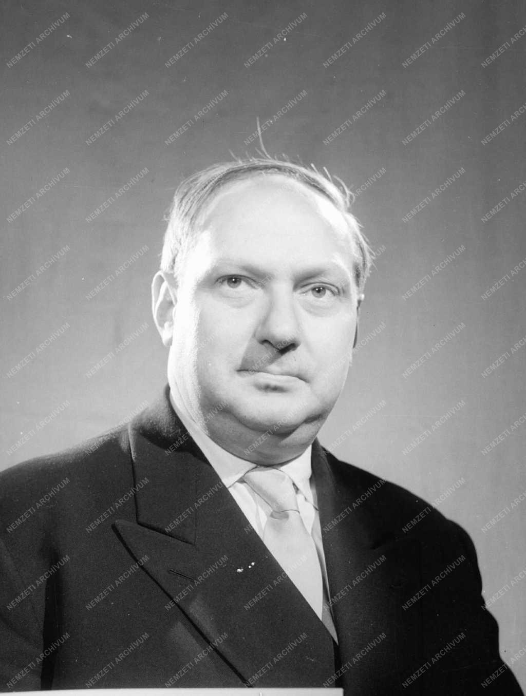 Oktatás - 1956. évi Kossuth-díjasok.