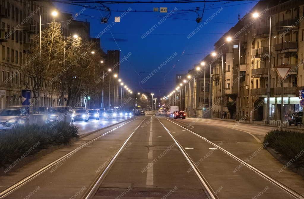Városkép - Budapest - Köbánya esti felvétel