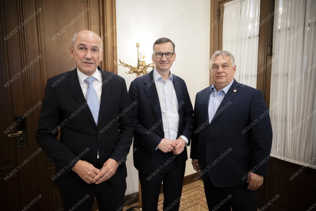 Orbán Viktor a volt lengyel és szlovén miniszterelnökkel tárgyalt