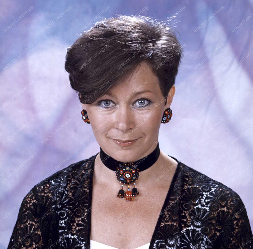 Kultúra - Császár Angela színésznő