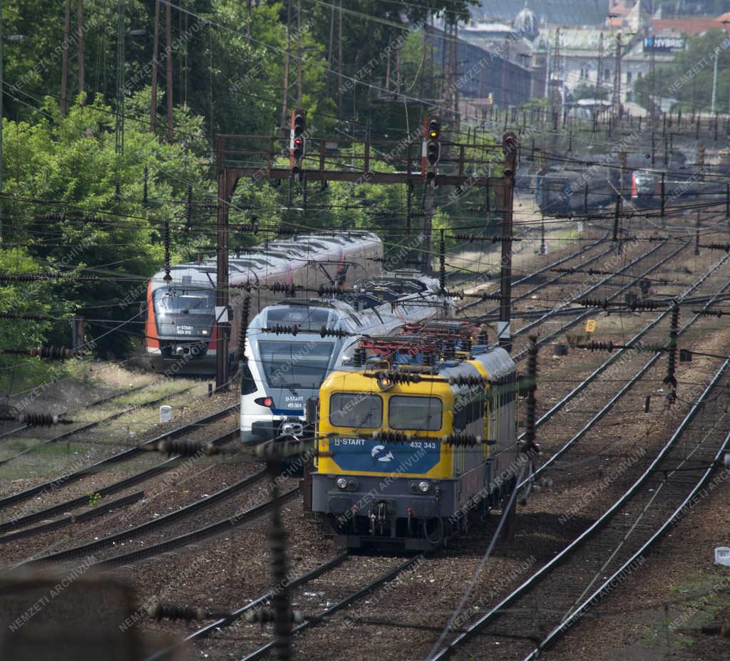 Közlekedés - Budapest - Nyugati pályaudvar