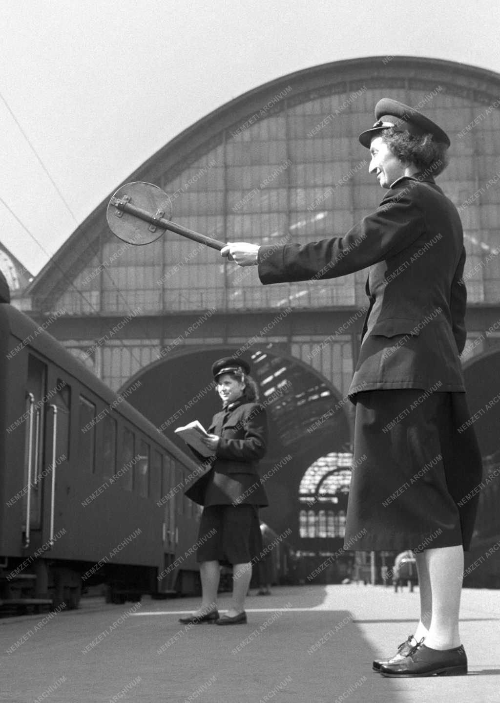 Közlekedés - Kitüntették a Budapest Keleti pályaudvar csomópontot