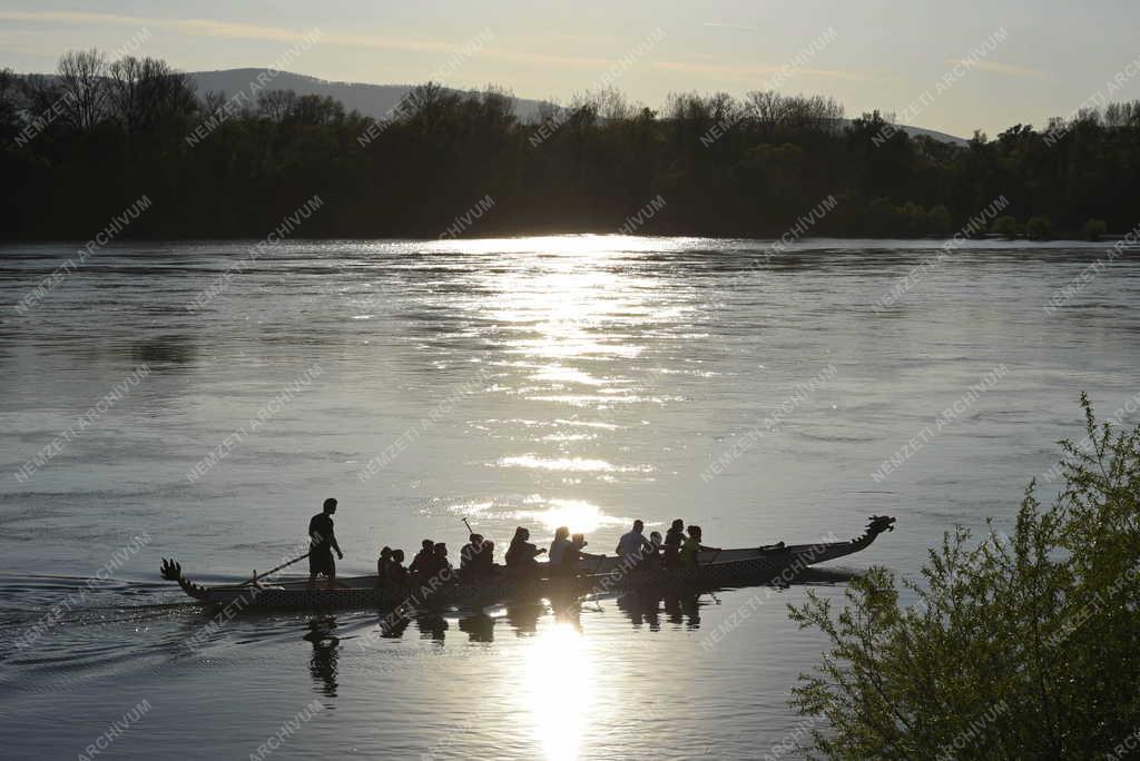 Sport - Vác - Sárkányhajó