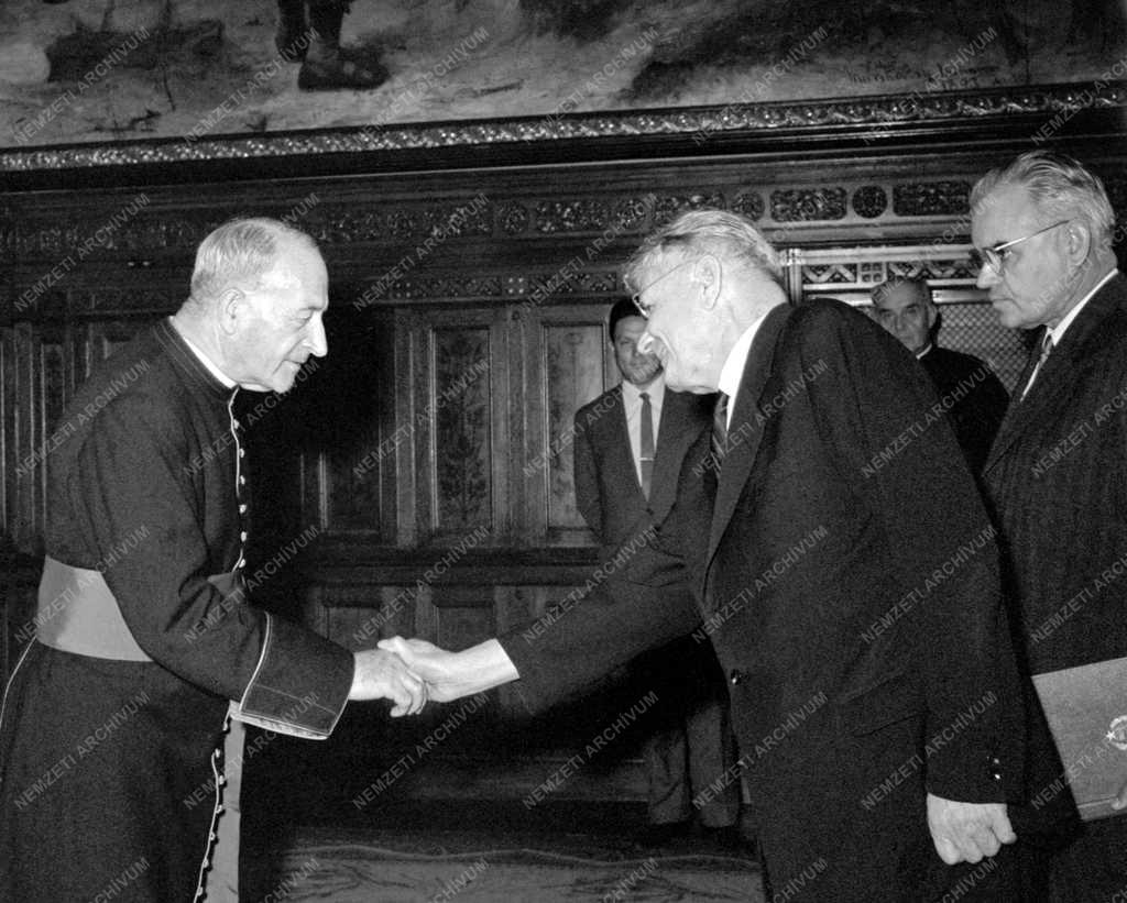 Belpolitika - Egyház - Horváth Alajos nagyprépost eskütétele
