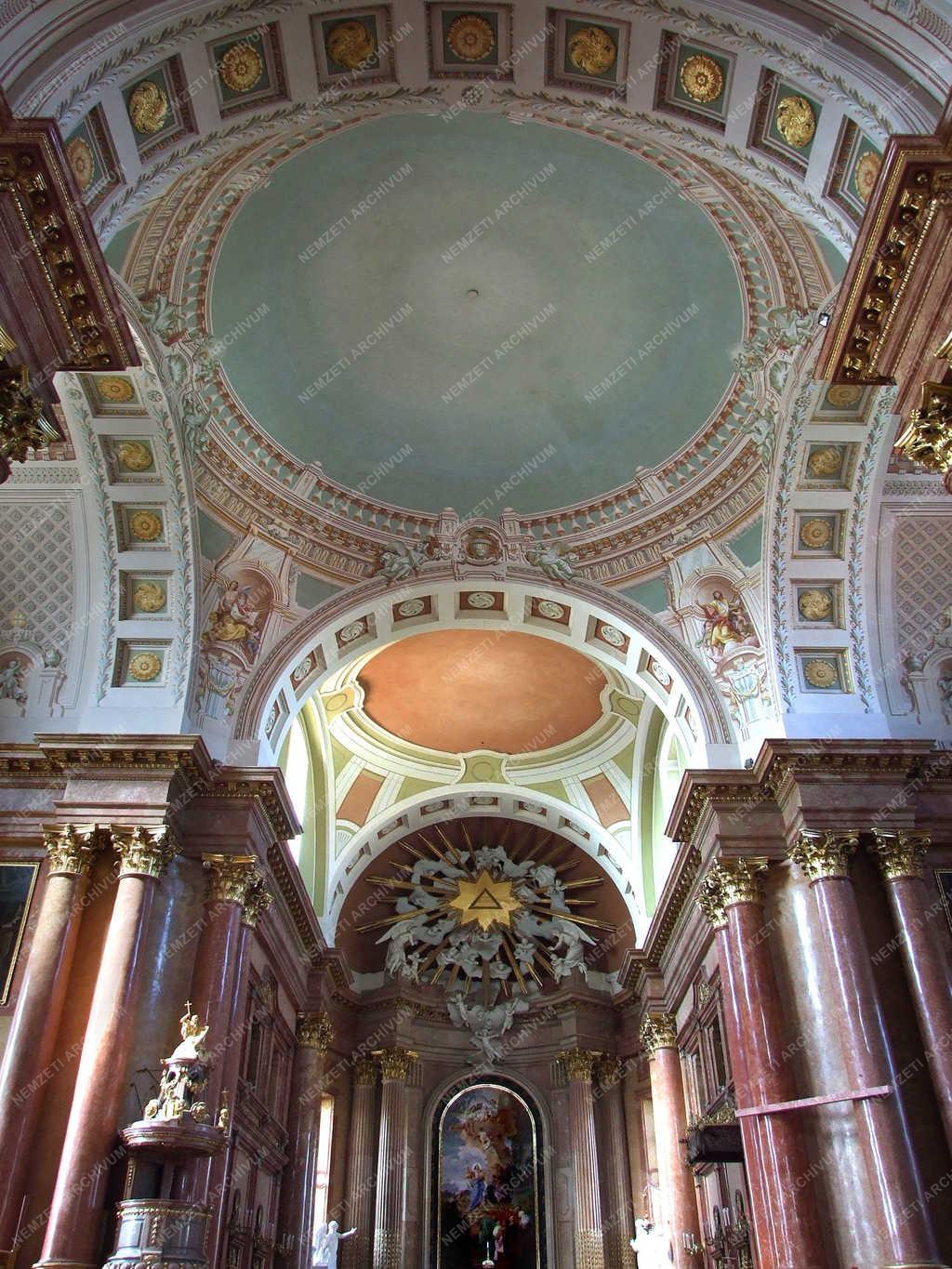 Egyházi épület - Szombathely - Sarlós Boldogasszony-székesegyház