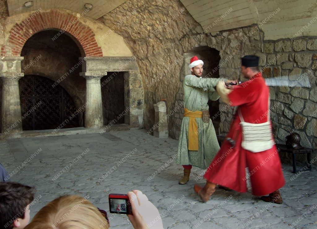 Hagyományőrzés - Az egri vár látványossága