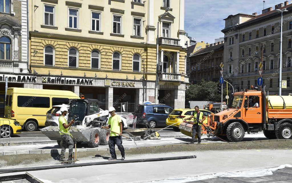 Településfejlesztés - Budapest - Megújul a Blaha Lujza tér