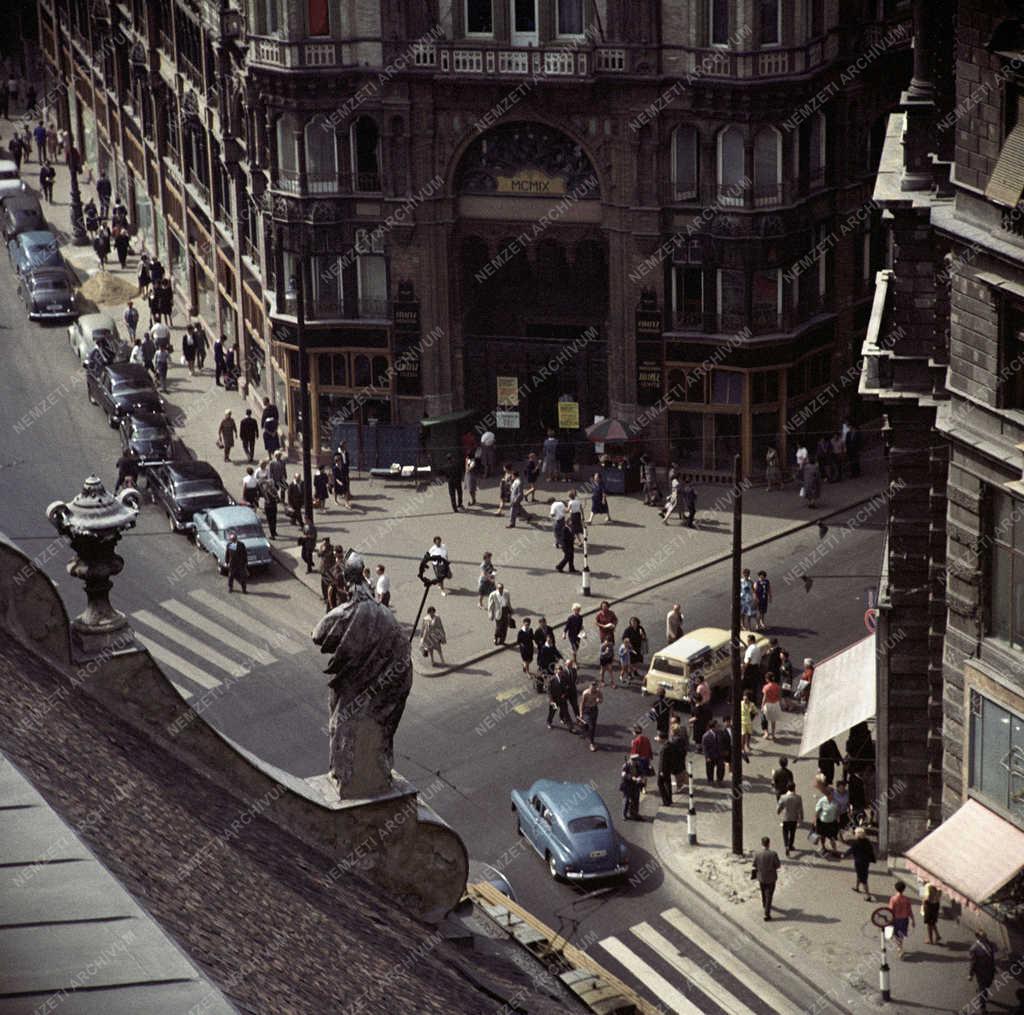 Városkép - Budapest - Kilátás az Alcantrai Szent Péter-templom tornyából