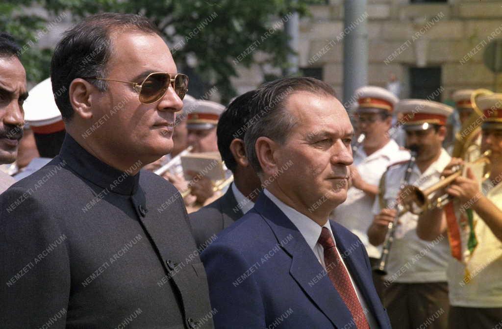 Külpolitika - Radzsiv Gandhi fogadtatása a Kossuth téren