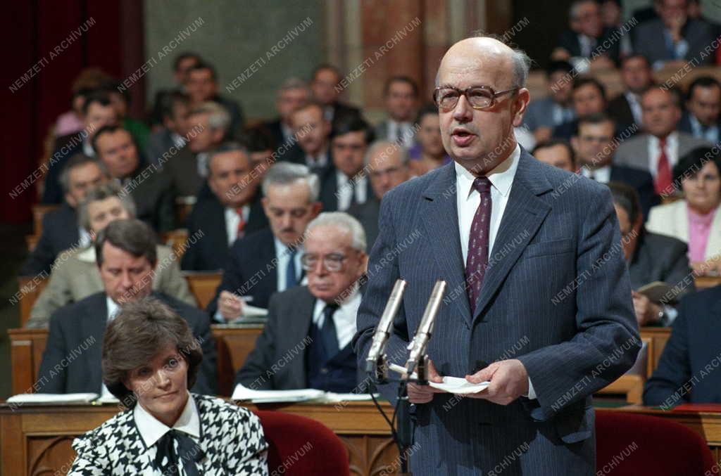 Belpolitika - Országgyűlés