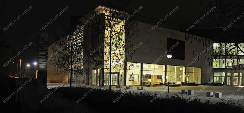 Épület - Debrecen - A MODEM épülete