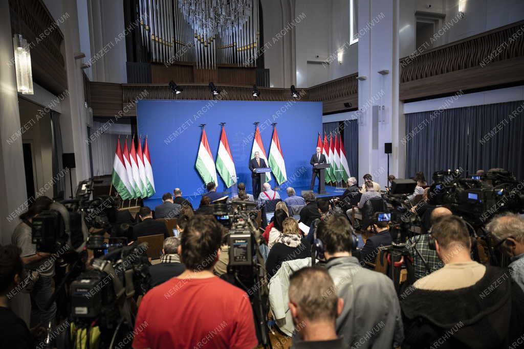 Választás 2022 - Orbán Viktor nemzetközi sajtótájékoztatója