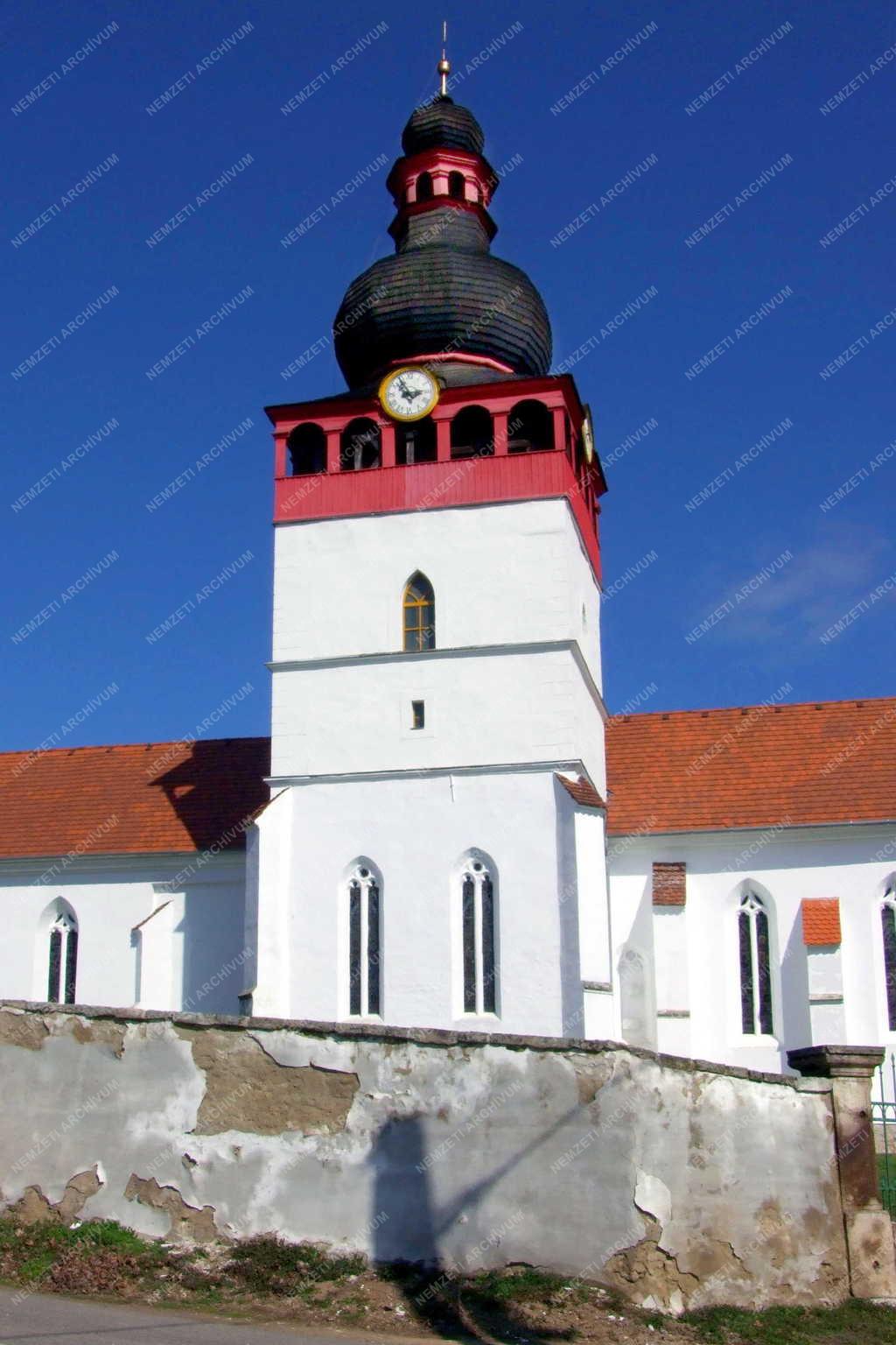 Egyházi épület - Műemlék - A tolcsvai katolikus templom