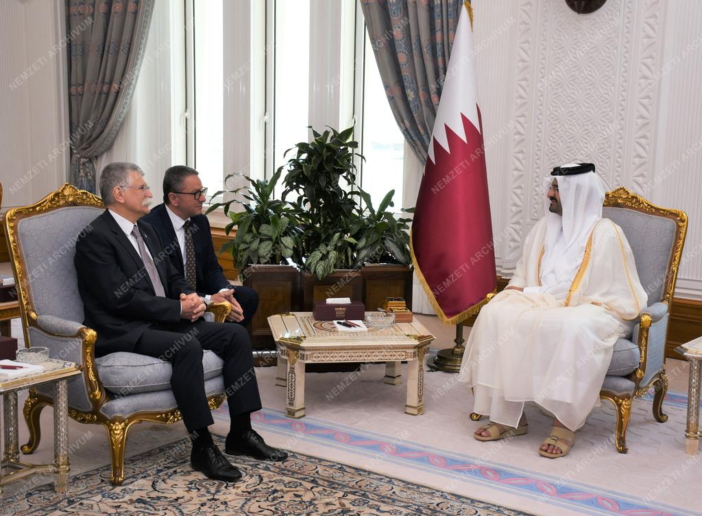 Kövér László Katarban