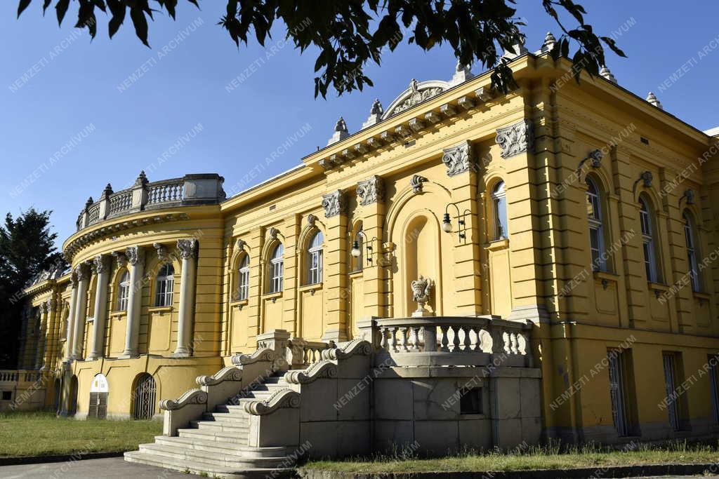 Városkép - Budapest - Városliget - Széchenyi Gyógyfürdő és Uszoda