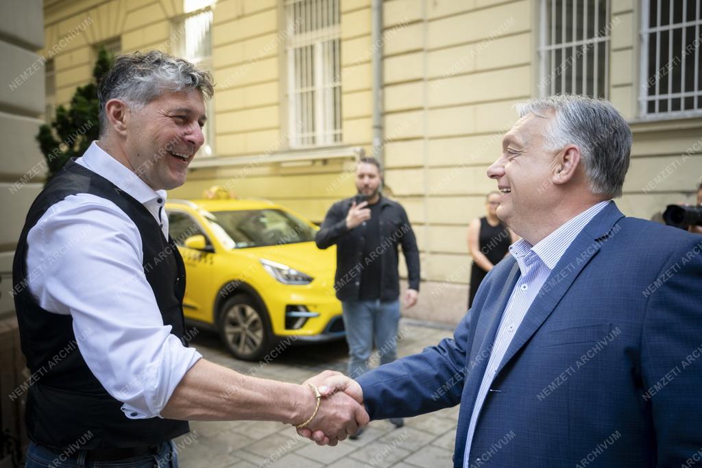 Voks 24 - Orbán Viktor választási kampánykörútja