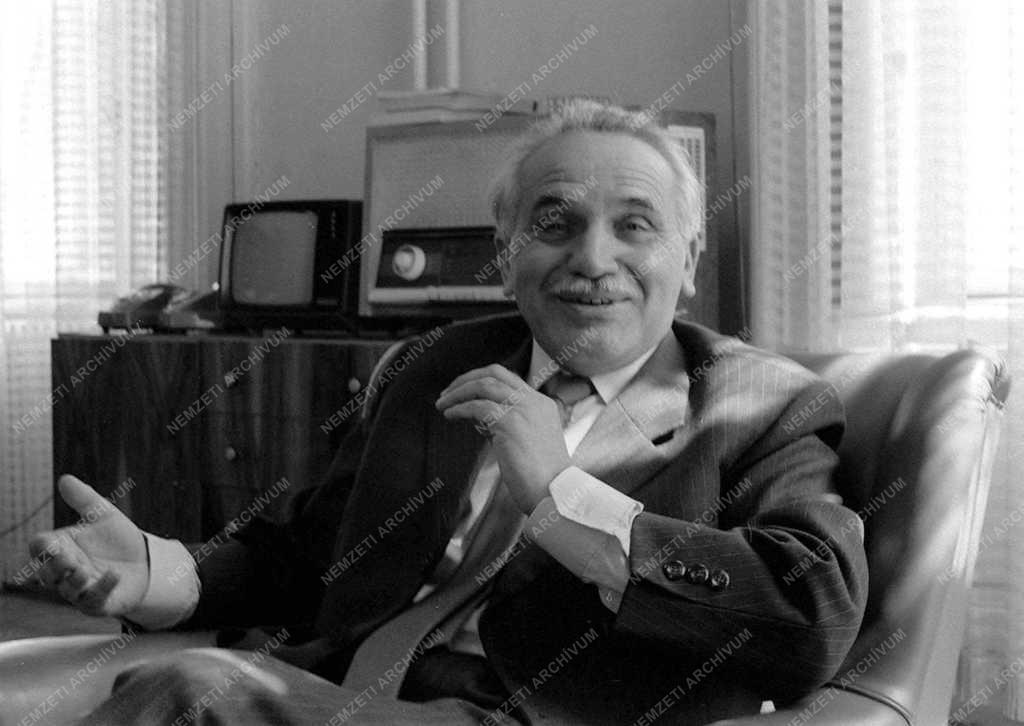 Nagy Károly  Széchenyi-díjas fizikus