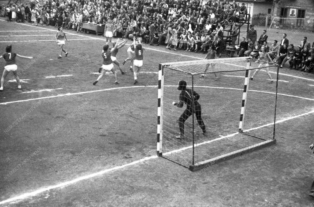 Sport - Öt város kézilabda-bajnoksága