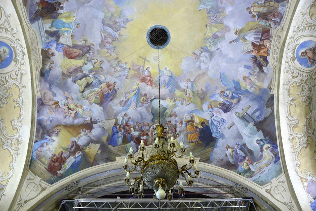 Egyházi épület - Mezőkövesd - Szent László katolikus templom