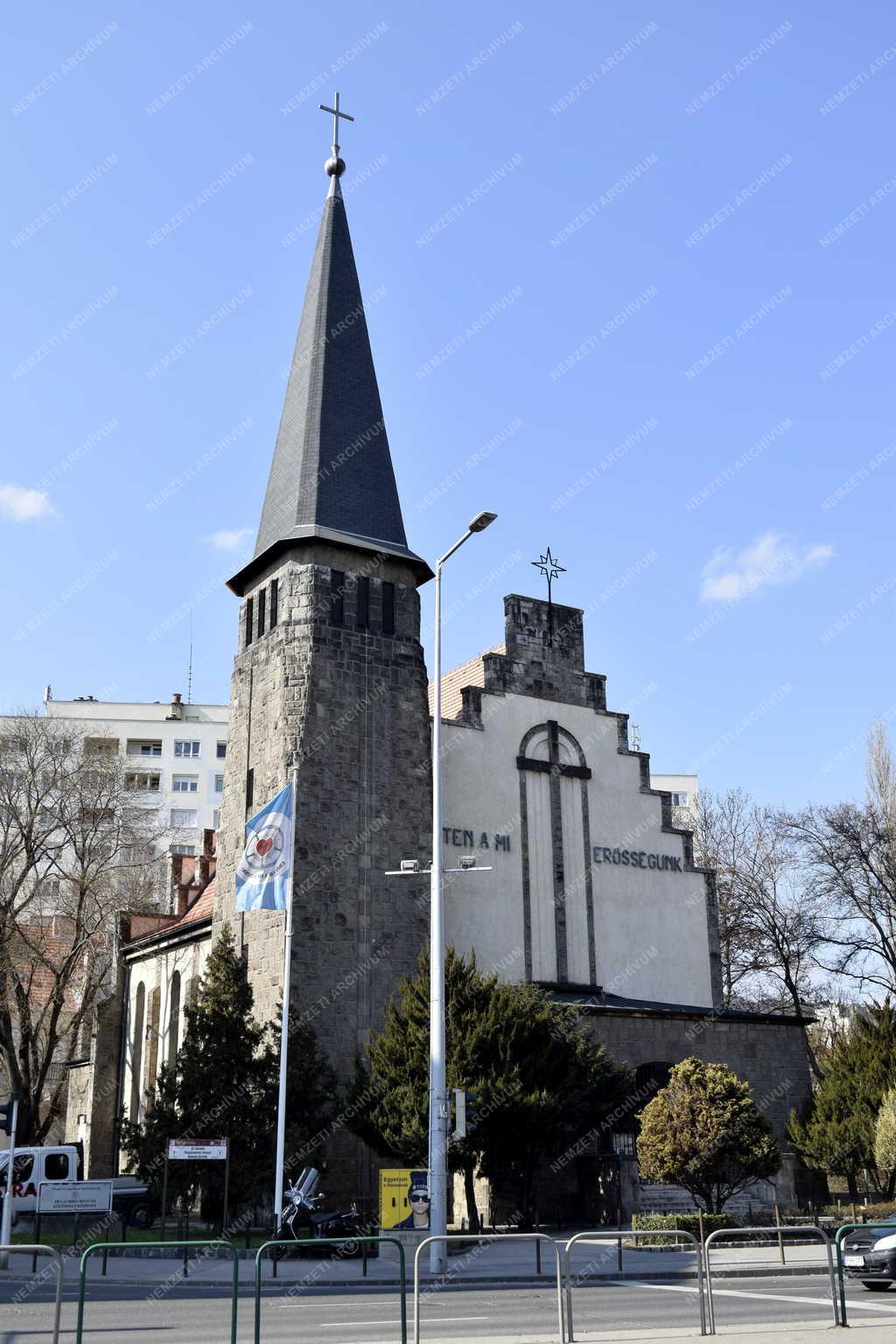 Egyház - Budapest - Óbudai Evangélikus Egyházközség temploma