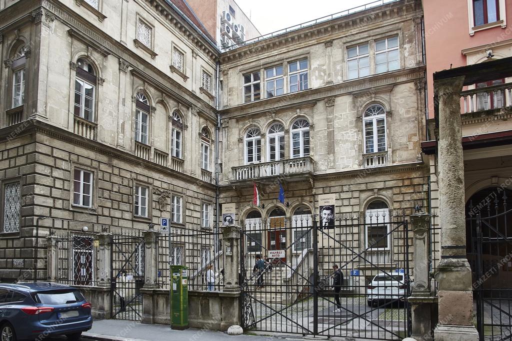 Oktatás - Budapest - Színház- és Filmművészeti Egyetem Szentkirályi utcai épülete