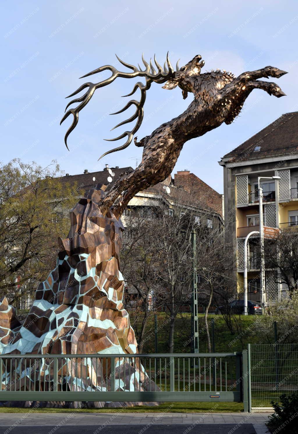 Városkép - Budapest - Csodaszarvas a Pénzmúzeum kertjében