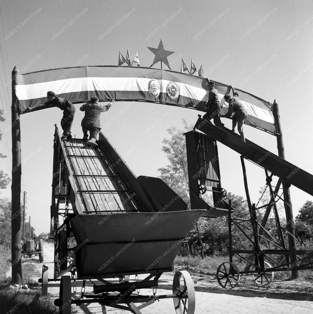 Mezőgazdaság - Készülődés a traktorosnapra