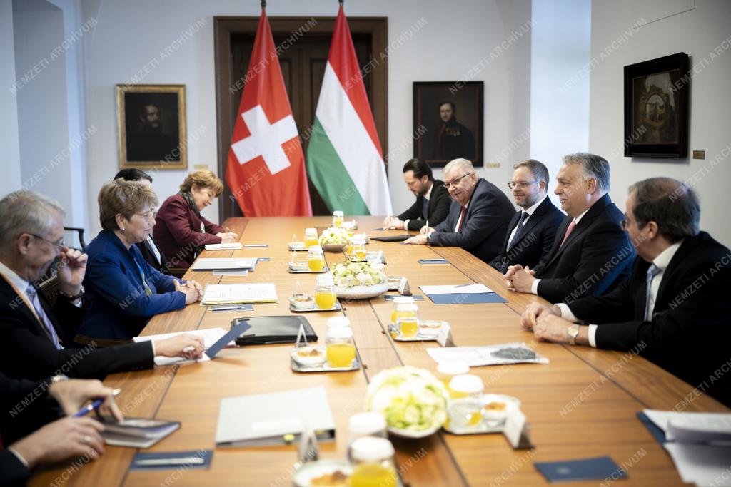 Orbán Viktor fogadta a svájci elnököt