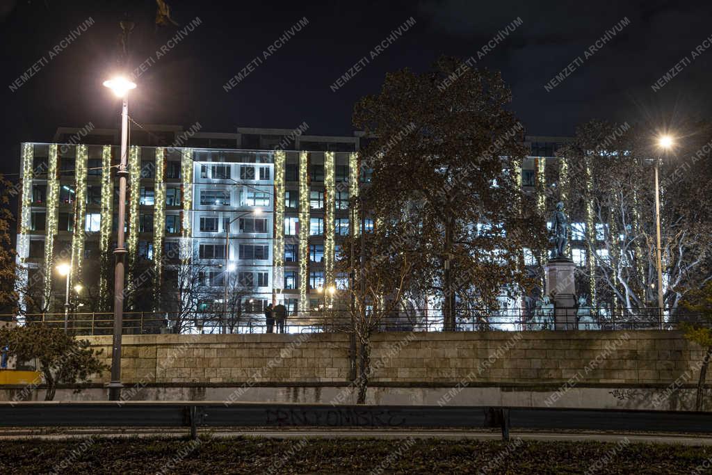 Esti városkép - Budapest - Roosevelt Irodaház