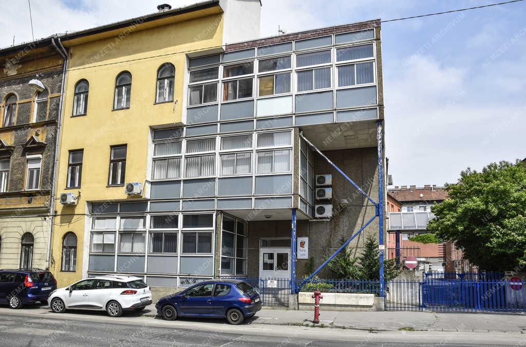 Kultúra - Budapest - Líra Könyvkiadó központja a Józsefvárosban