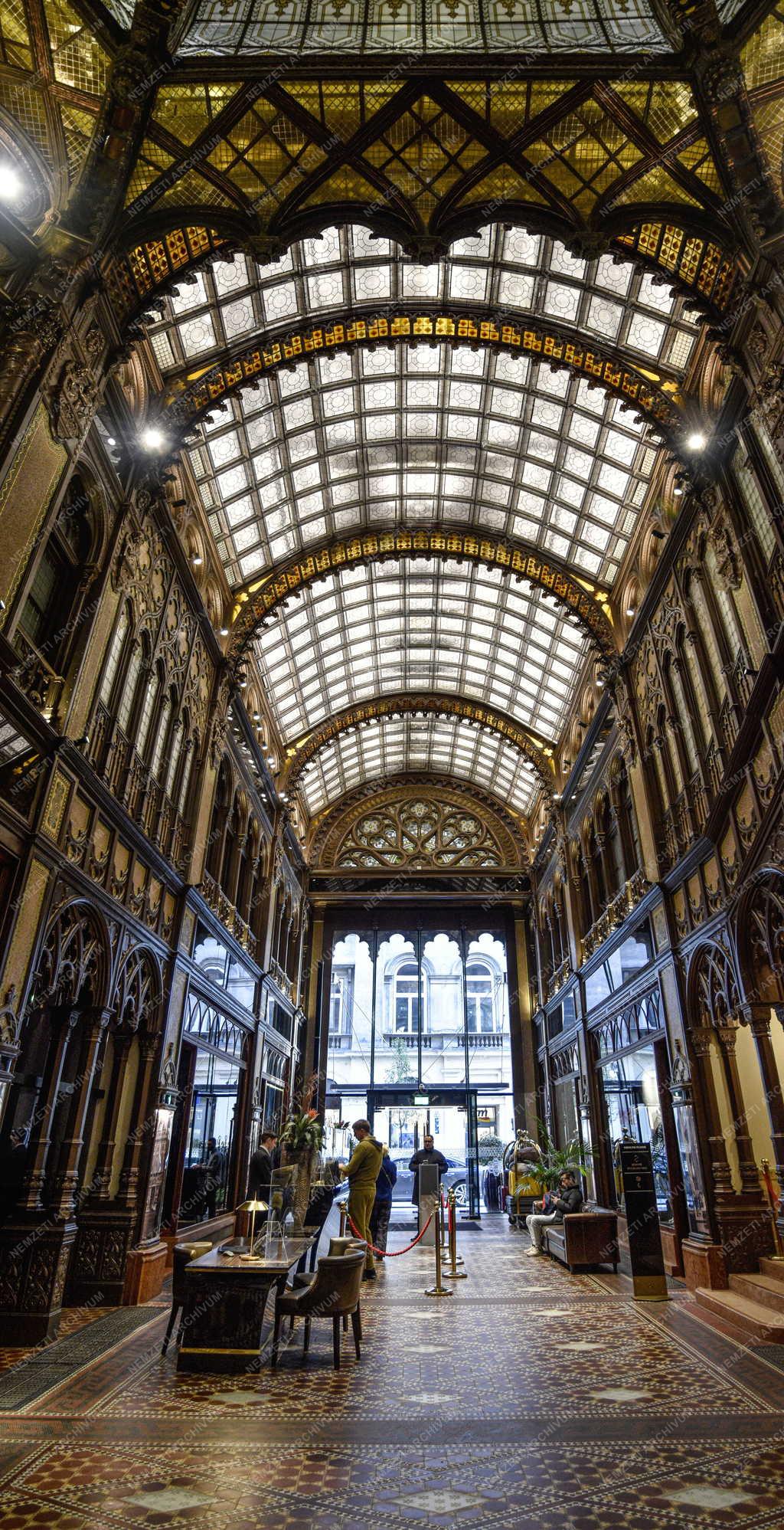 Városkép - Idegenforgalom - Párisi Udvar Hotel és Passage Budapest 