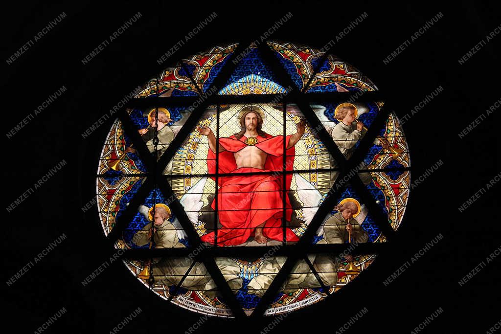 Egyházi épület - Basel - A katedrális rózsaablaka