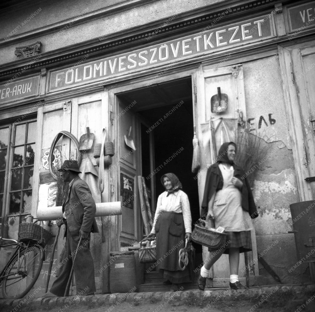 Mezőgazdaság - Földműves-szövetkezet a Dunántúlon