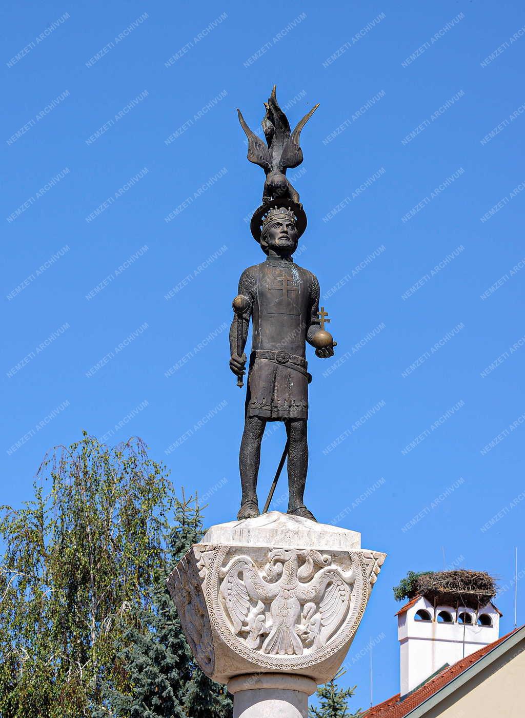 Városkép - Tokaj - Szent István-szobor