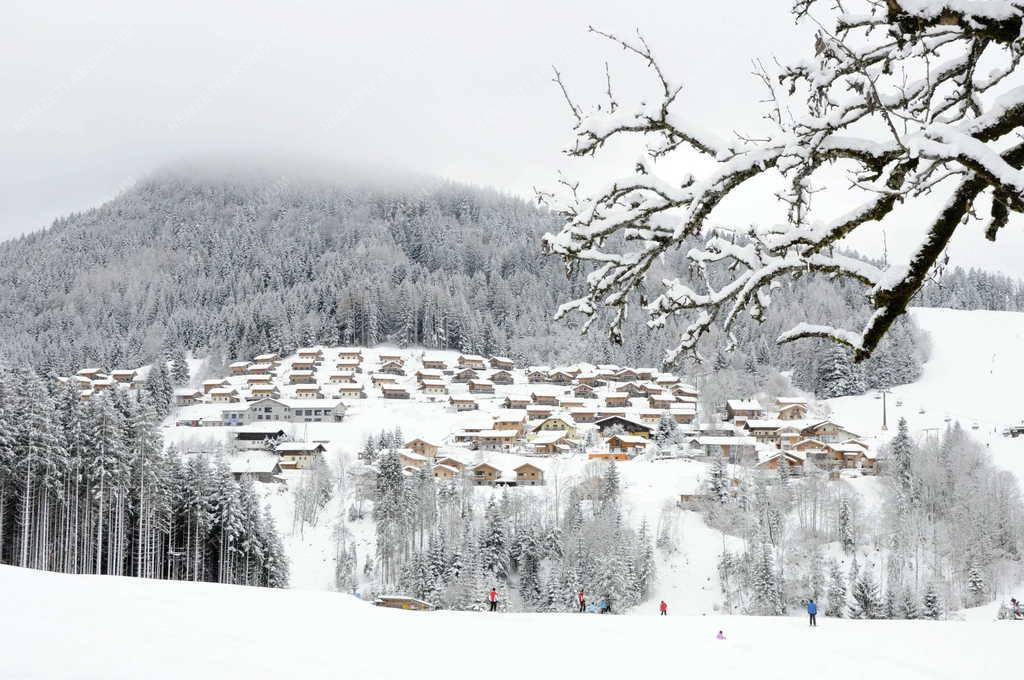 Tájkép - Alpendorf Dachstein West - Üdülőfalu látképe