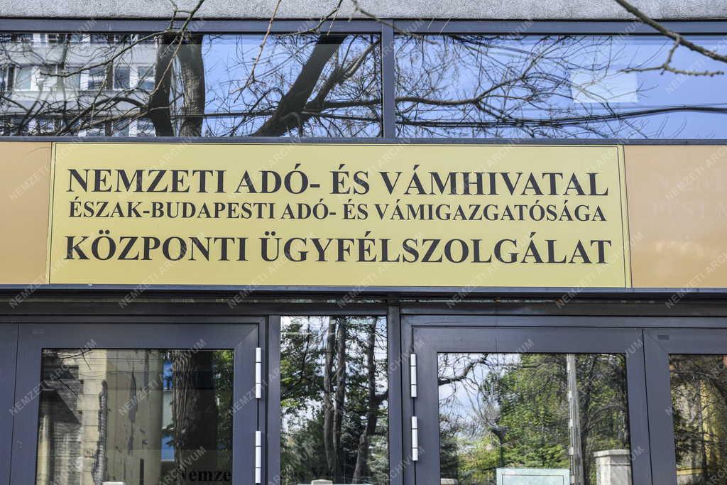 Városkép - Budapest - Spirál Irodaház - NAV