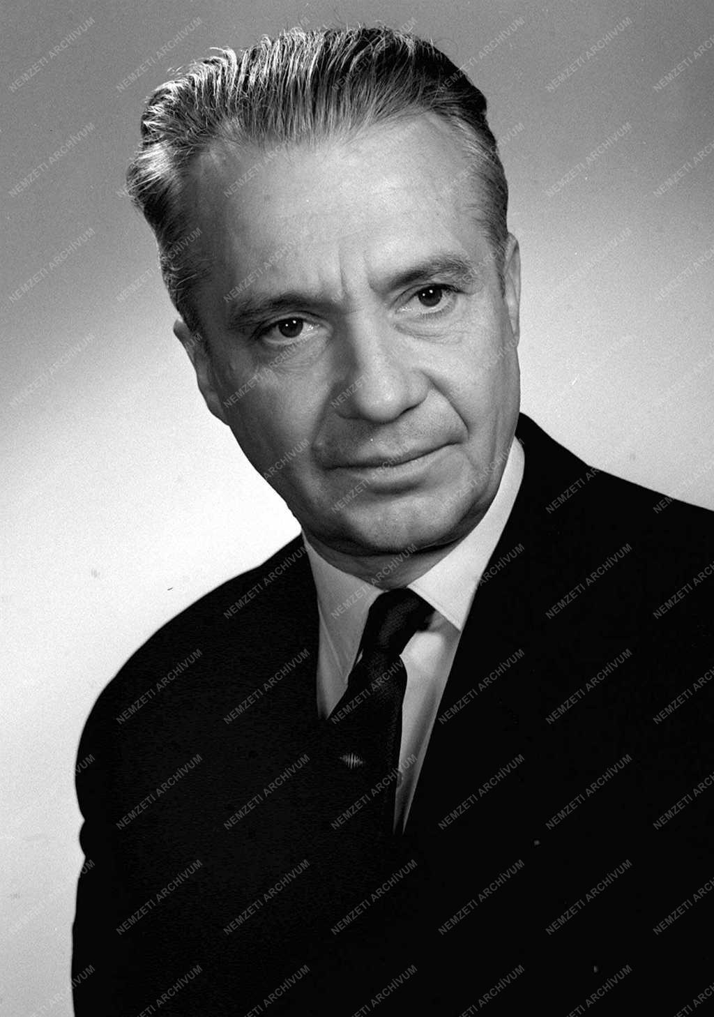 Király István Kossuth- és állami díjas irodalomtörténész