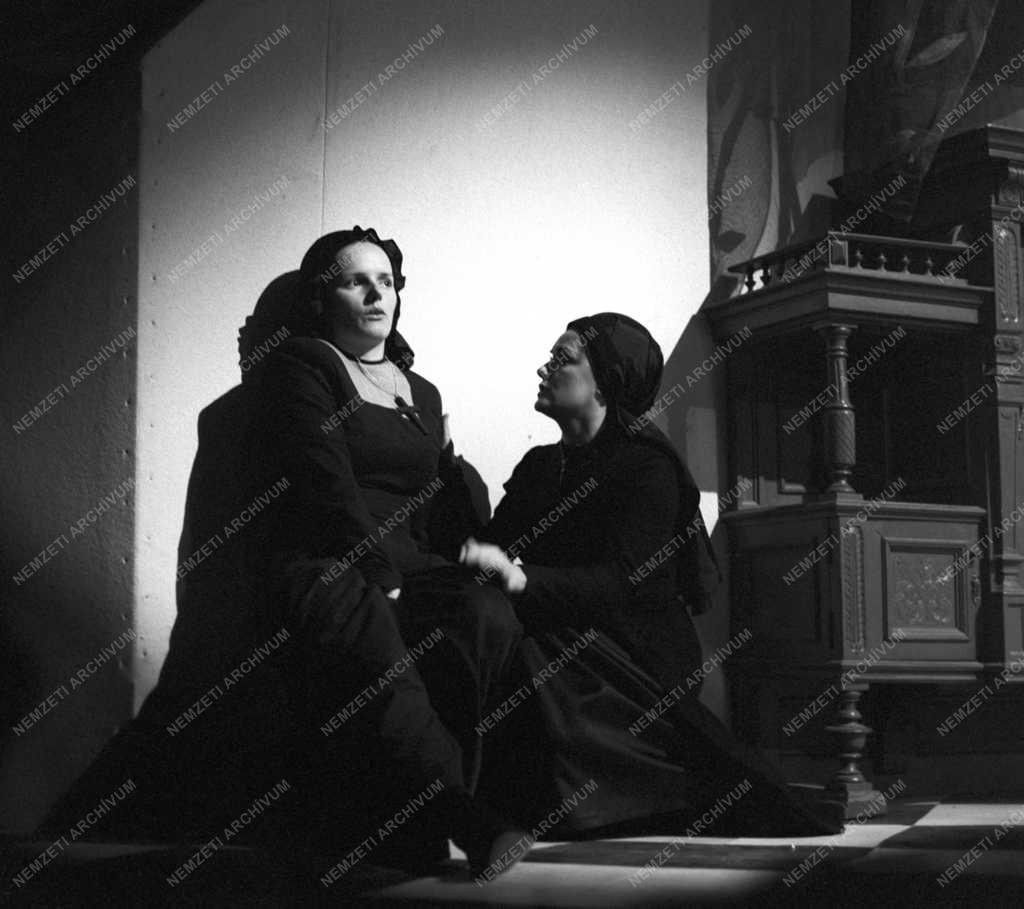 Kultúra - Színház - Federico Garcia Lorca: Bernarda Alba háza