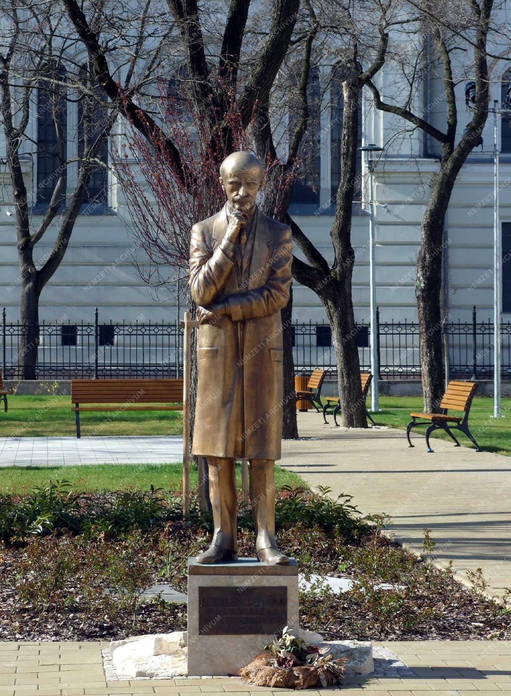 Köztéri szobor - Győr - Bethlen István szobra