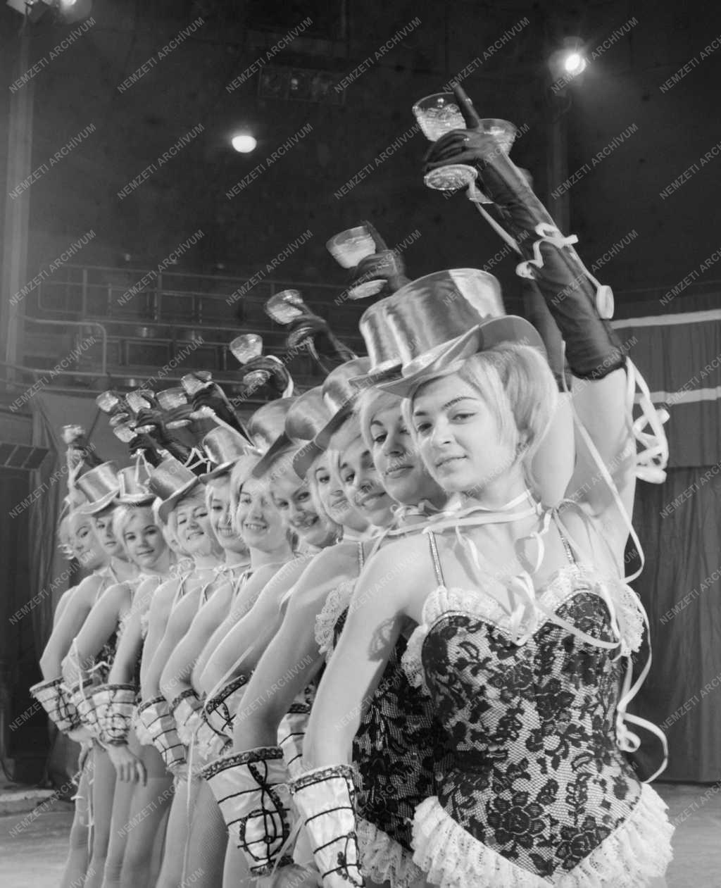 Kultúra - Szórakozás - Magyar Jégrevü