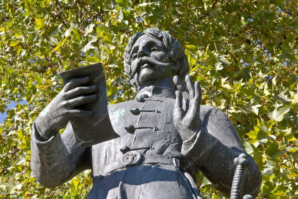 Műalkotás - Budapest - Balassi Bálint szobra
