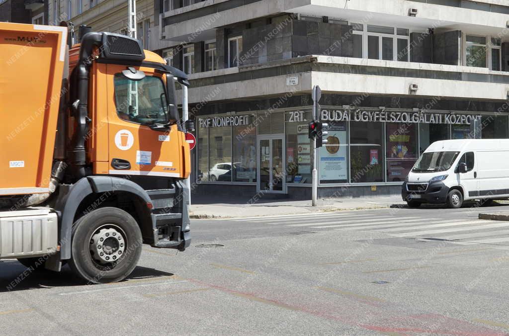 Szolgáltatás - Budapest - Budai Ügyfélszolgálati Központ