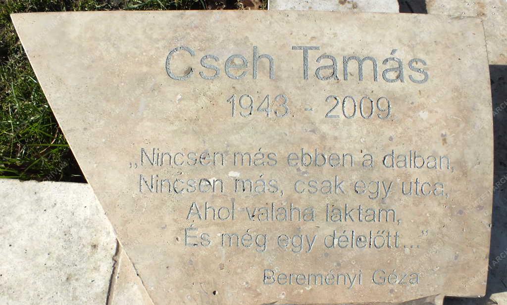 Emléktábla - Budapest - Cseh Tamás emléktáblája
