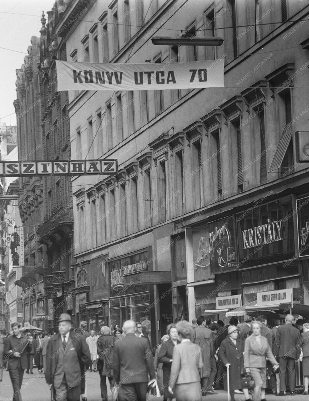Kultúra - Könyvkiadás - Ünnepi könyvhét