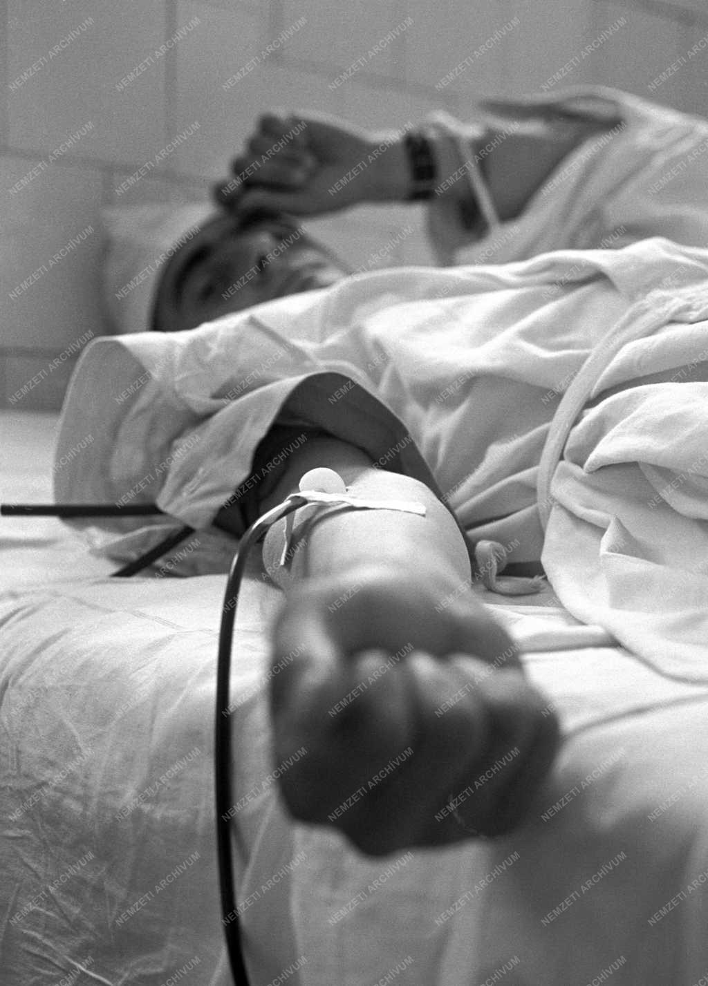 Egészségügy - Külkapcsolat - Önkéntes véradás Vietnámnak